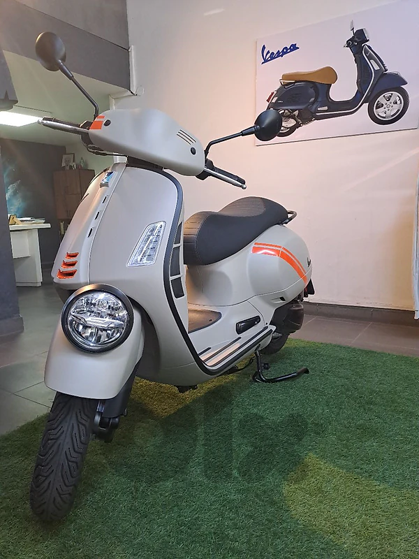 Italian Vespa 310 cc GTV 2025