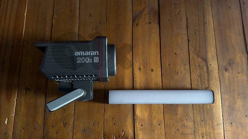 amaran 200xs and aputure MT pro