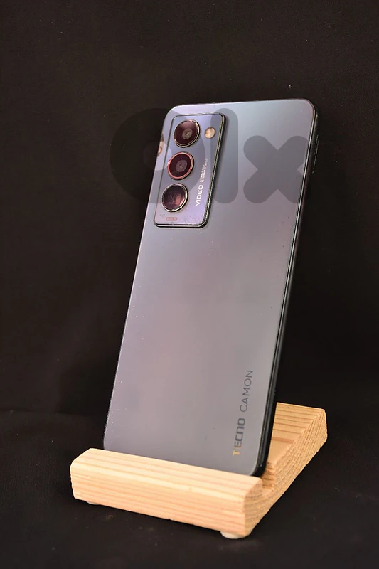 camon 18 premier 256g 8g ram
