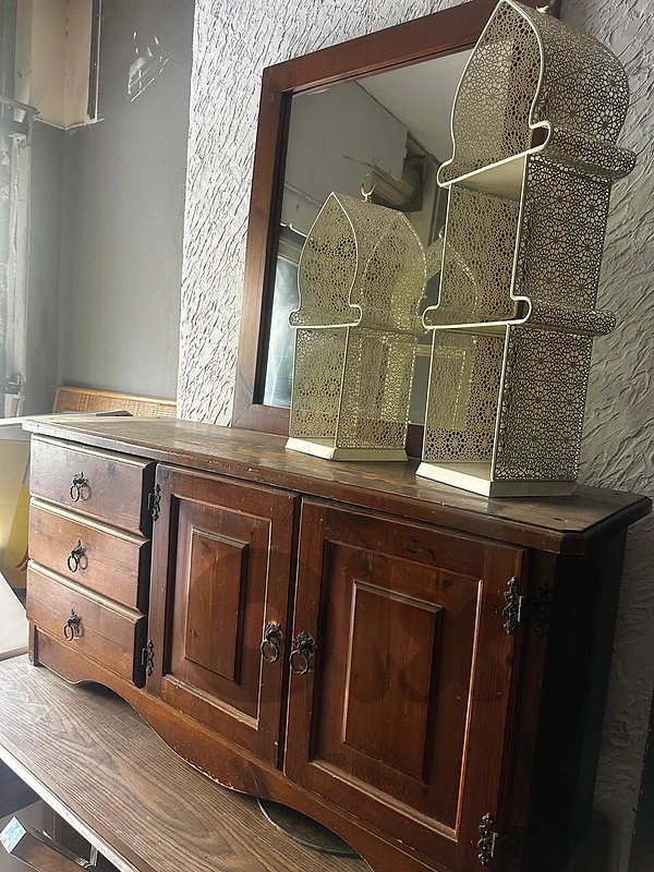 vintage dresser with mirror . 120$