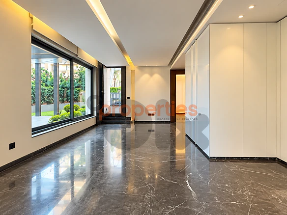 Luxury Office with Private Garden for Sale in Jnah مكتب للبيع CPBHS185