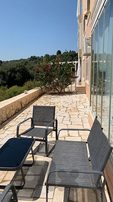 Apartment for Sale in Abrine, Batroun شقة للبيع في عبرين، البترون