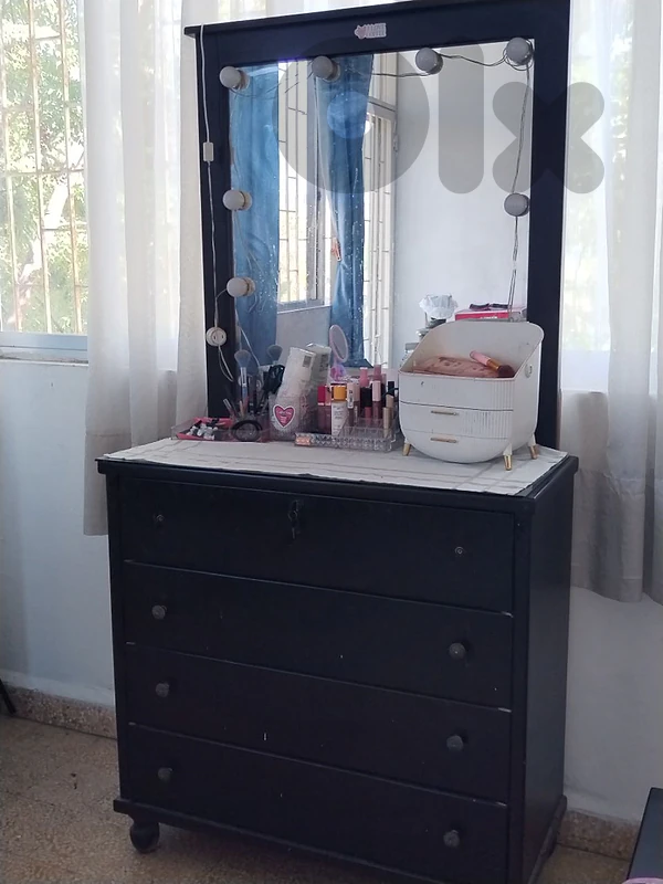 chiffonier