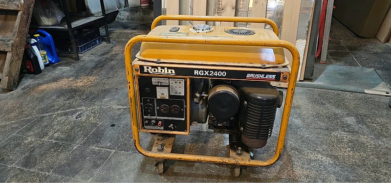 Robin RGX2400 Portable Generator