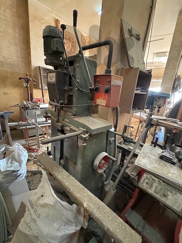 ماكينة نقّار خشب صناعية – Wood Mortising Machine