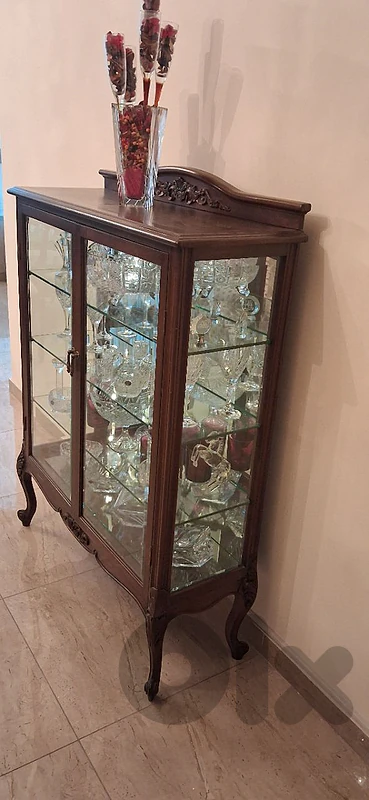 فاترين للعرض خشب مسيف السعر ١٥٠