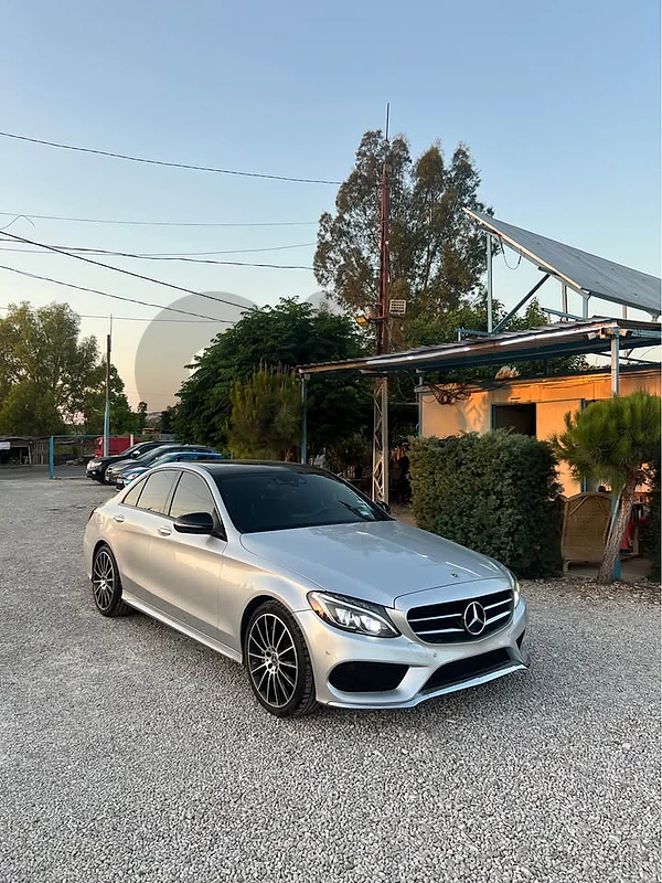 MERCEDES BENZ C300 2018