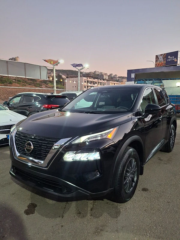 Nissan Rogue 2021 4x4 low km 20000 mile extra clean like clean Nissan Rogue 2021 4x4 low km 20000 mile extra clean like clean
