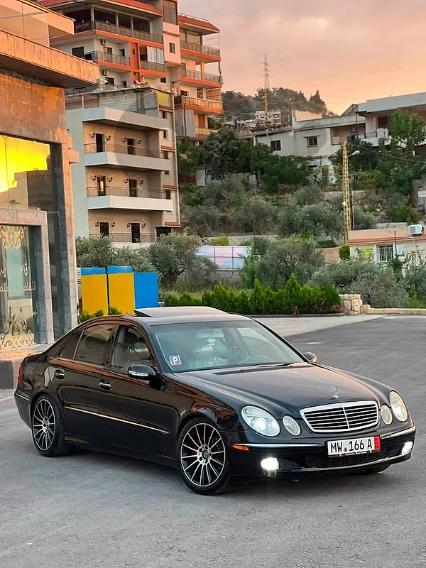 Mercedes 211	2004