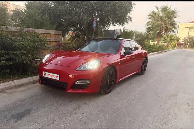 Porsche Panamera Sport 2013 GTS Orginal