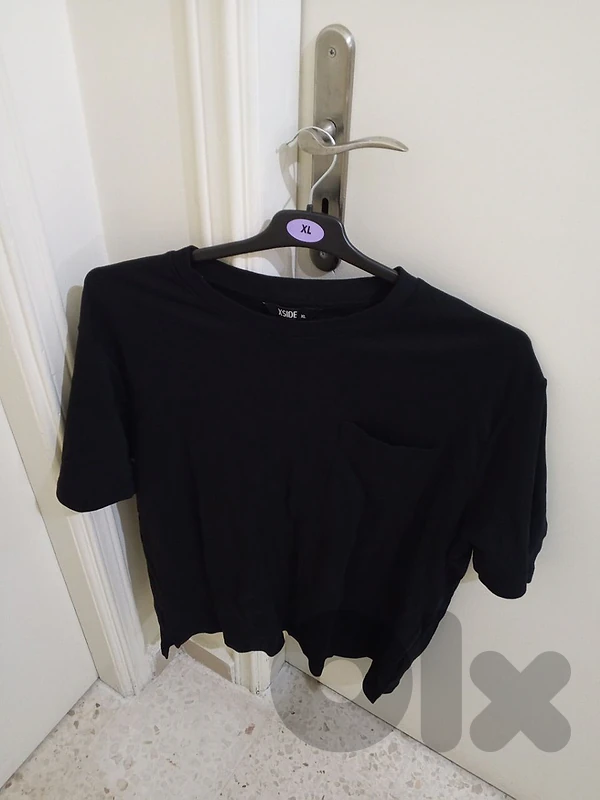 كنزة رجالي للبيع لون أسود شبه جديد قياس XL السعر 15$