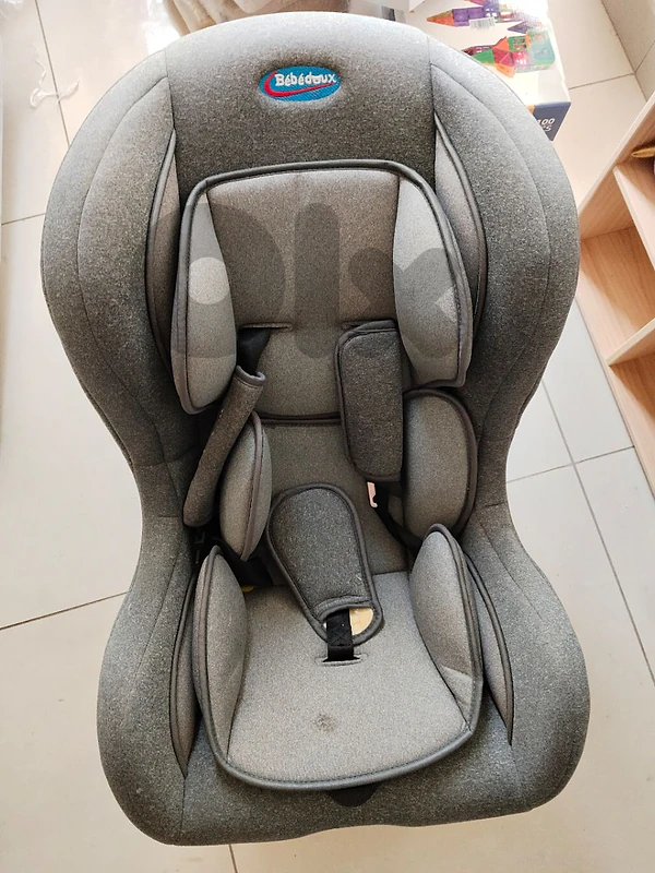 bebe doux car seat gray color - used once