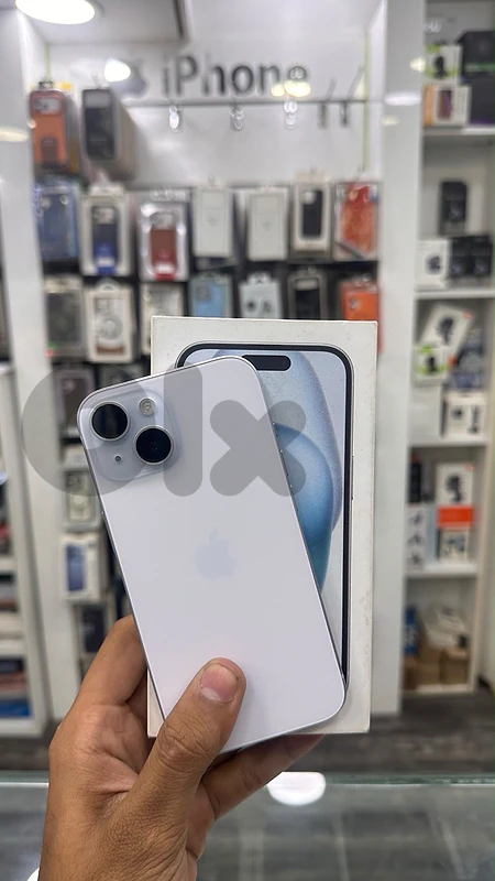 iphone 15   256g like new batterie 88% water resistant