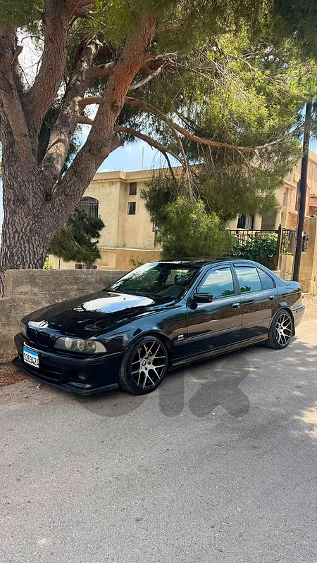 BMW 528i