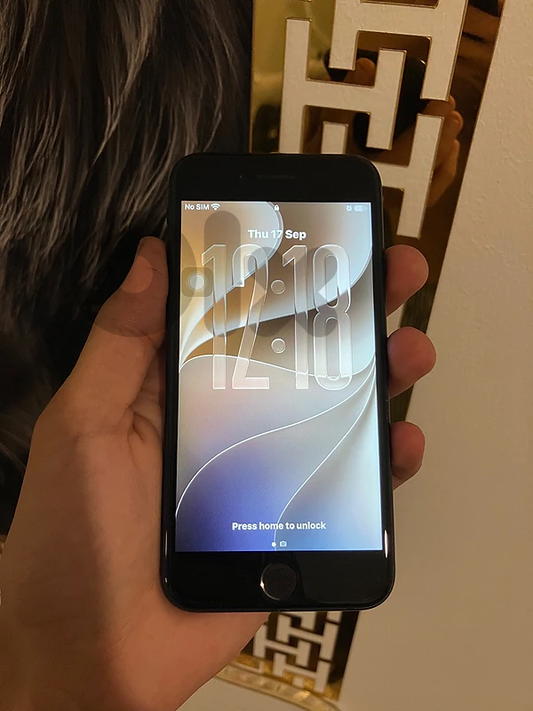 IPHONE SE ios 27