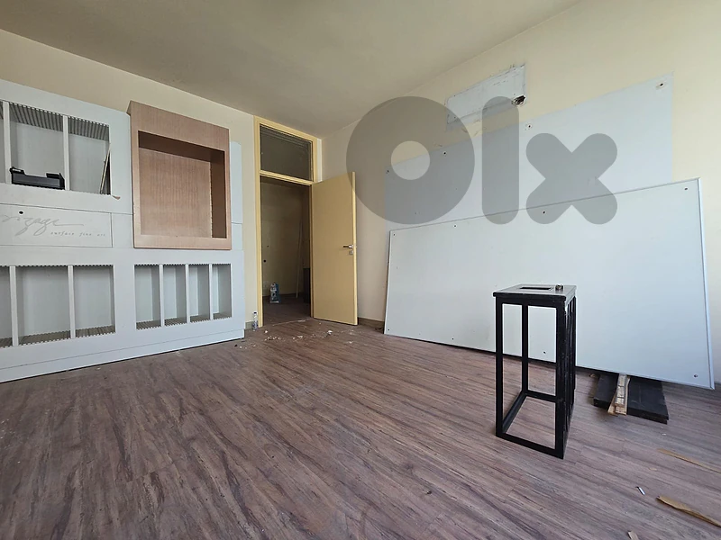 RAO26-5433 Office 60 m2 for Rent in Clemenceau
