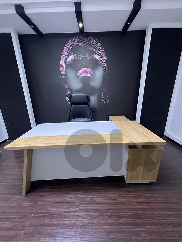 office desk and chair like new for sale 300$