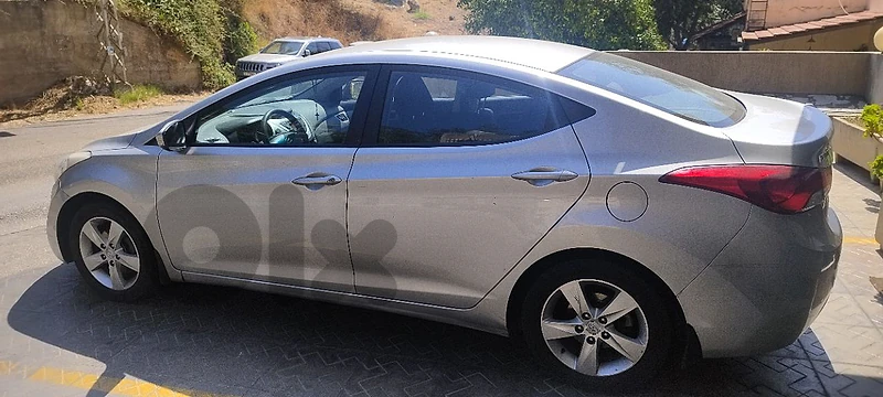 Hyundai Elantra 2012