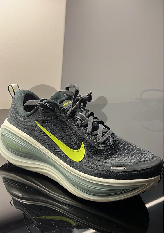 NIKE VOMERO PLUS NIKE VOMERO PLUS