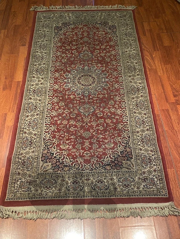 Classic Oriental Style Rug (200 x 110 cm) - Excellent Condition