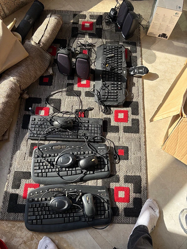 4 keyboards + 2 pairs speakrs + 3 mouse