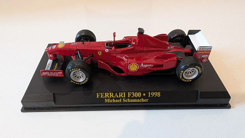 Altaya Michael Schumacher Ferrari F-300 (1998) diecast model 1;43