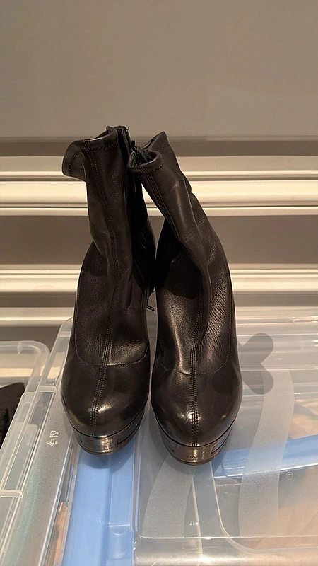 Gucci size 36