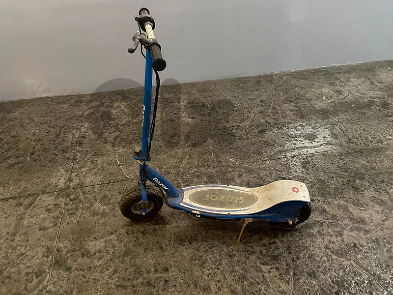 Electric scooter سكوتر كهرباء Electric scooter سكوتر كهرباء