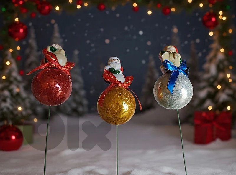 3 pieces Christmas decorations  2$