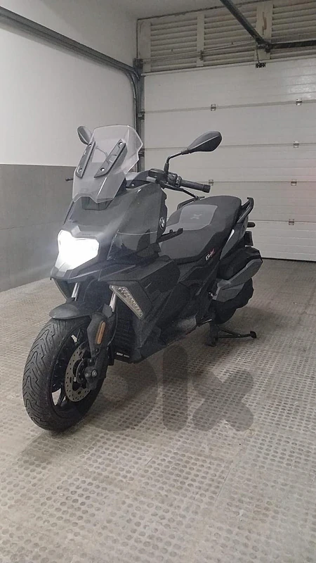 bmw 400GT 5000 km just all service done with bmw lebanon