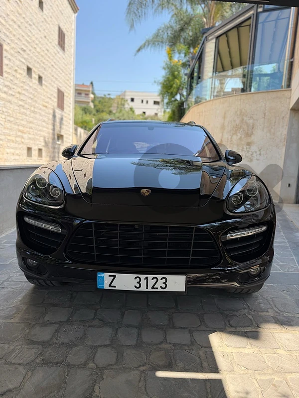Porsche Cayenne 2012 TURBO