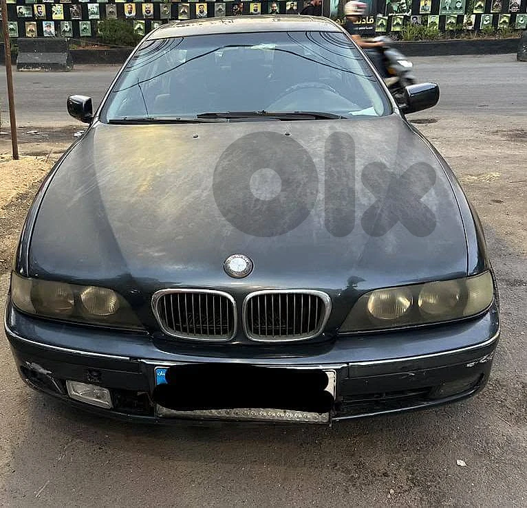 BMW E39.  998