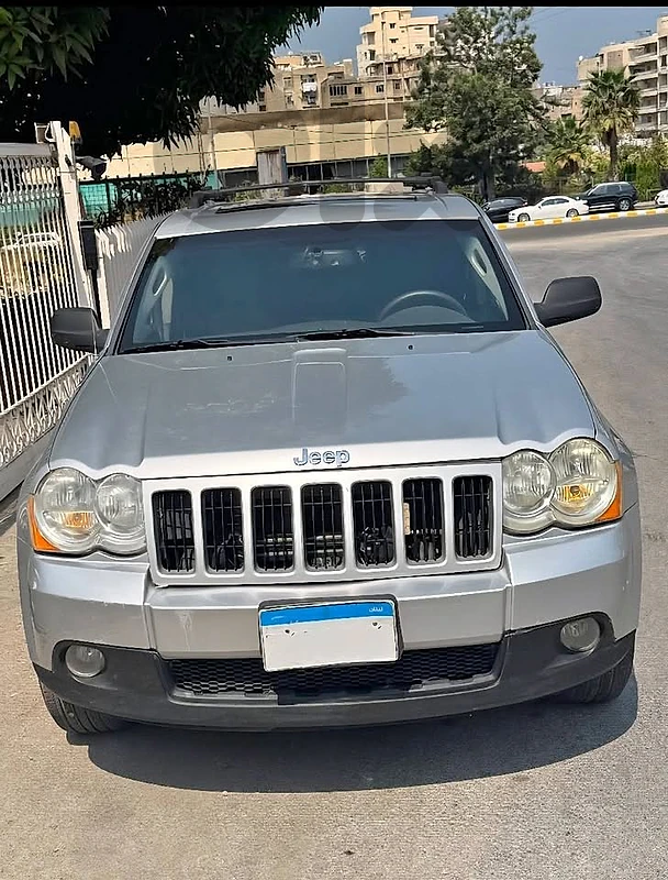 Cherokee laredo 2009
