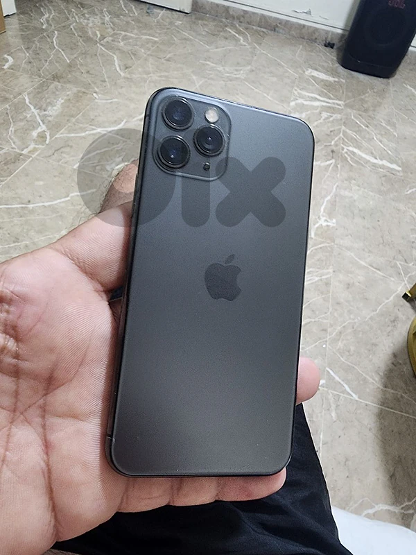 iPhone 11 pro 256gb battery 83 200$