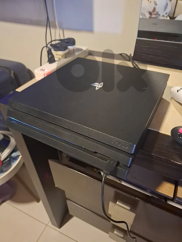 Ps4 pro 1T for sale