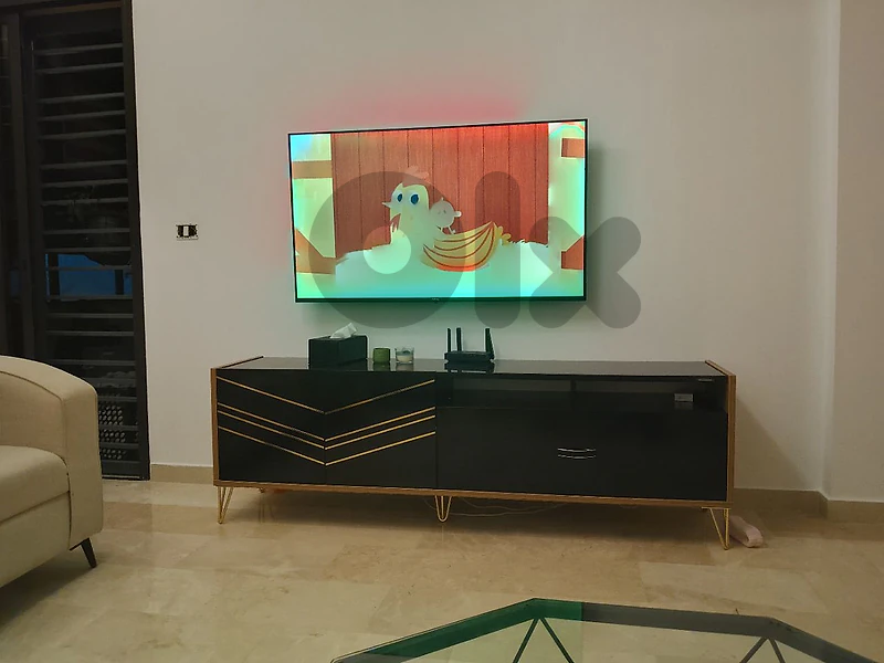 TV Unit very good condition طاولة تلفزيون