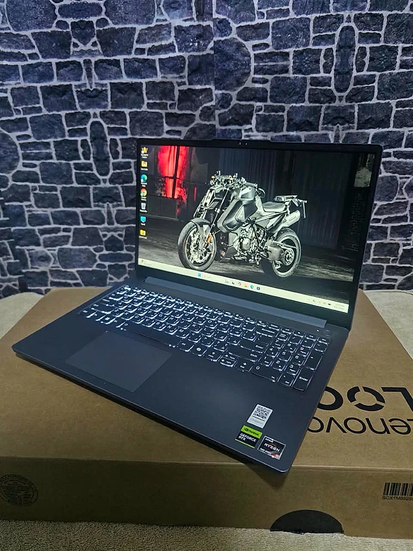Gaming laptop lenovo LOQ 2years warranty