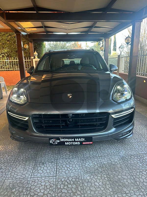 Porsche Cayenne 2017 GTS