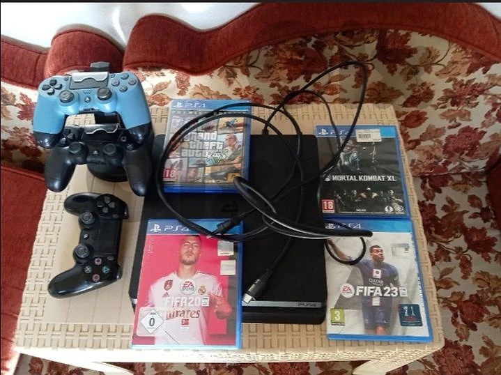 ps4 + 4💿 +3🎮 =200$ps4 + 4💿 +3🎮 =185$