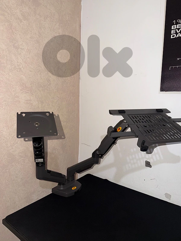 dual Stand monitor and laptop