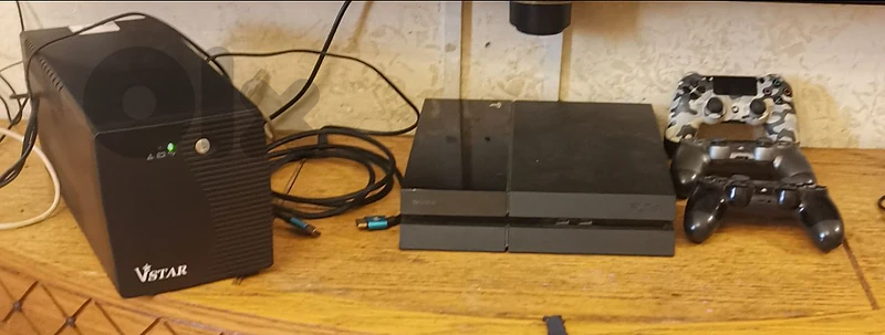 PS4 with ups