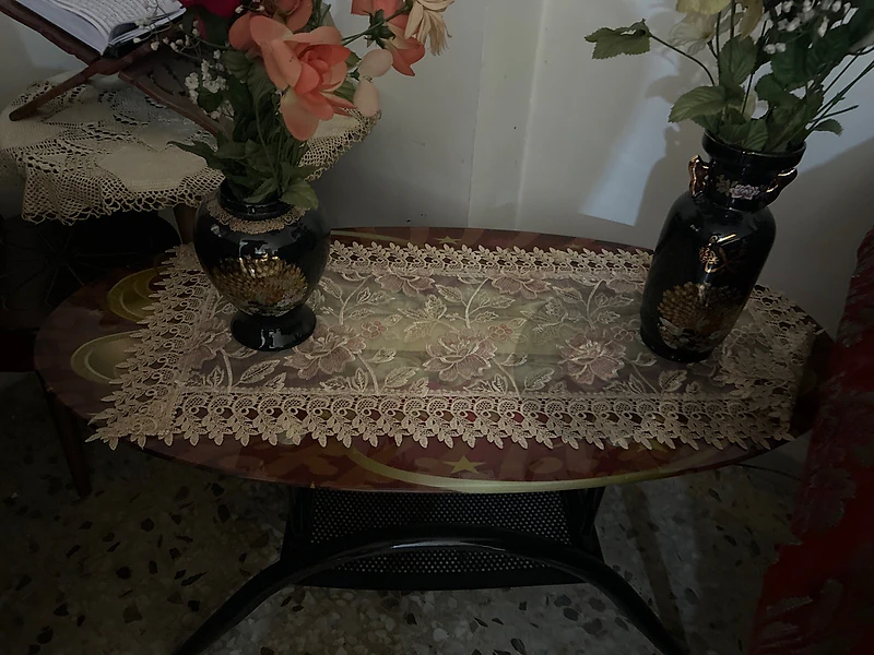 طاولة غرفة جلوس