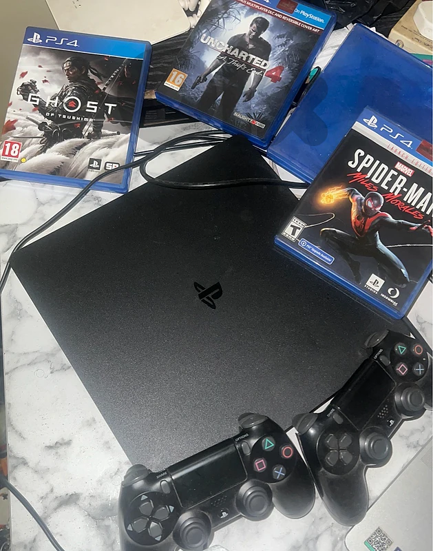 ps4 slim barley used