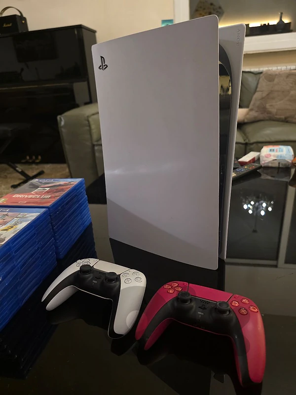 PS5 fat with 16 CD Games