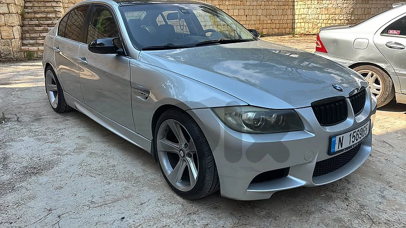 BMW E90 330i