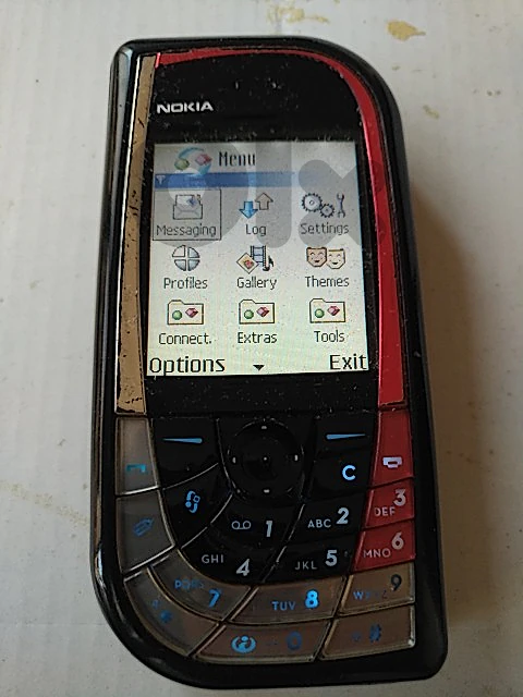Old Nokia 7610 (read details) - Not Negotiable