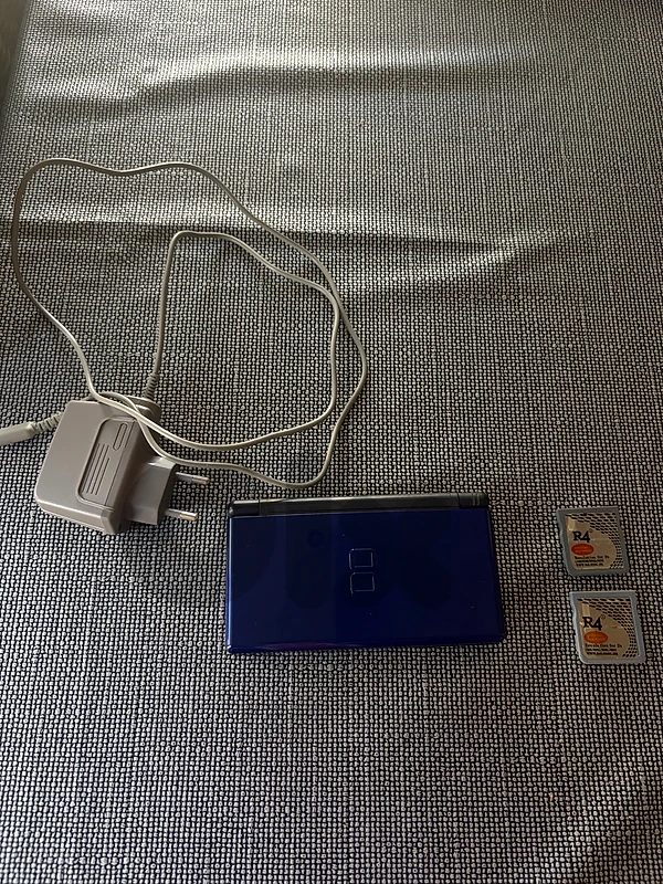 Nds lite blue cobalt used like new