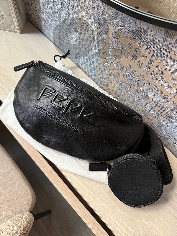 pepe jeans leather shoulder bag