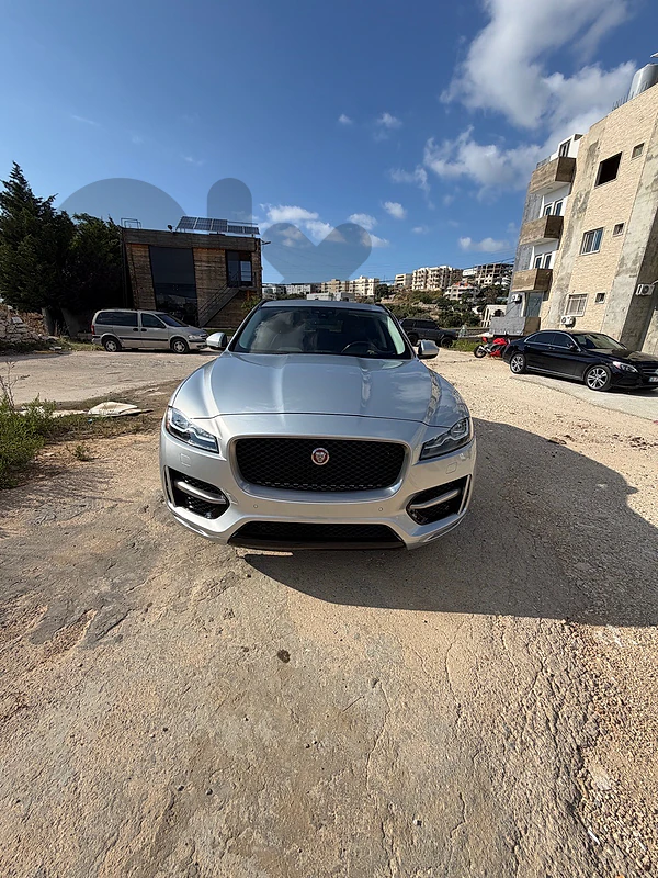 Jaguar F-Pace 2018 F pace R sport 2018 4 cylinder two tone Jaguar F-Pace 2018 F pace R sport 2018 4 cylinder two tone
