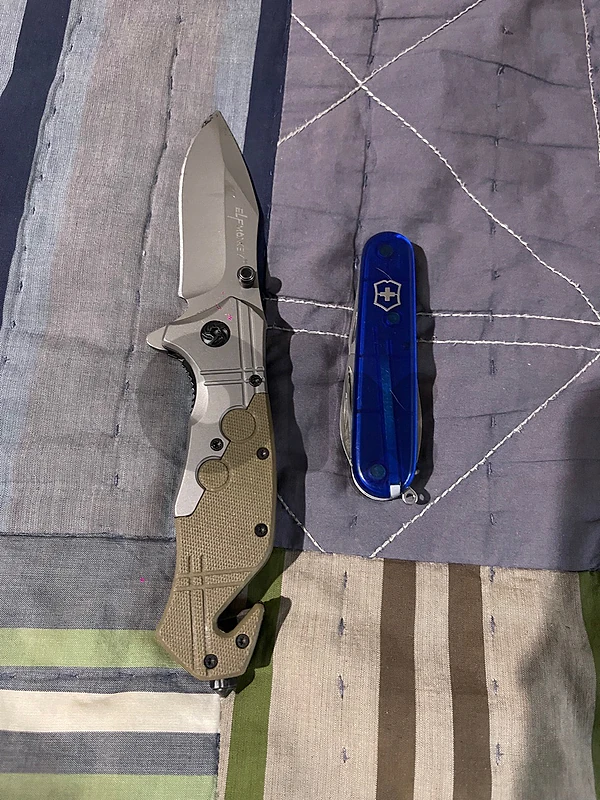 pocket knives